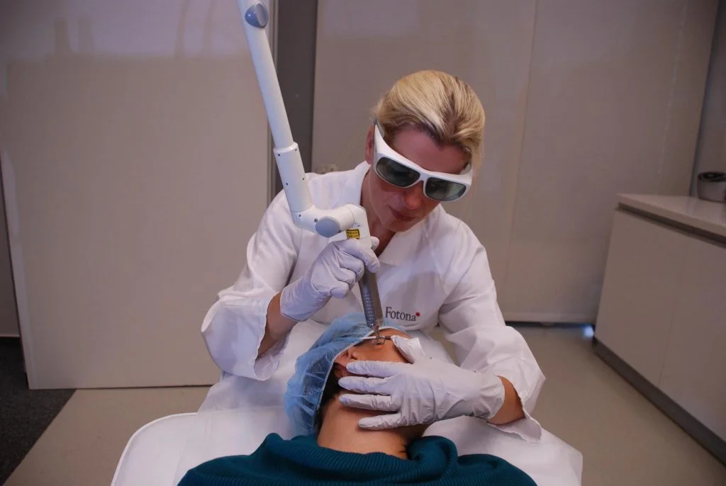 fractional-laser-resurfacing-1024x686.jpg.webp?format=webp&nv=ca64acd6-a6db-44c0-8ef1-3388dfd37a49