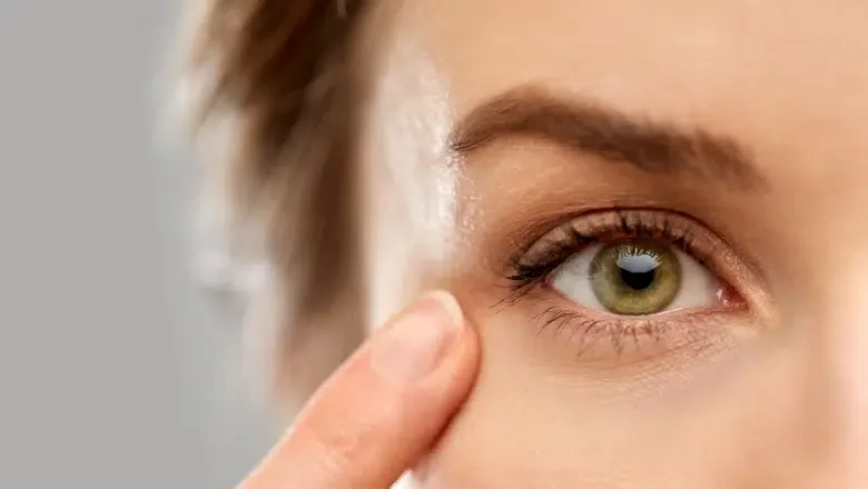 when to treat hooded eyes