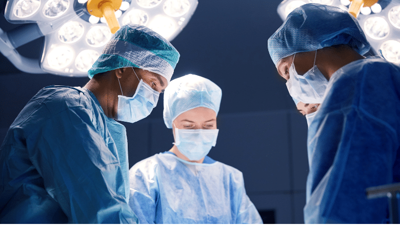 Plastic Surgeon vs. Cosmetic Surgeon - Which Should I Choose